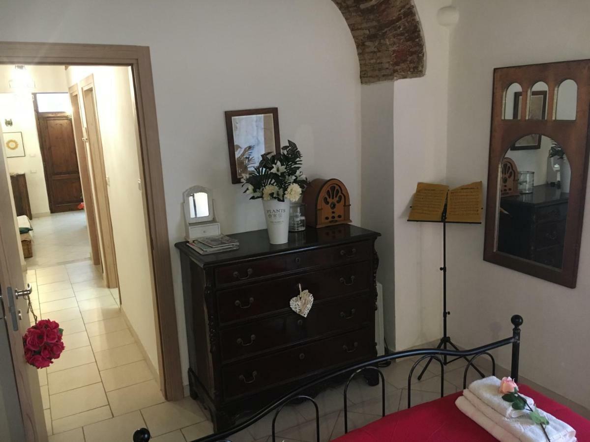 New Maria'S House Livorno. Il Cisternone Apartment Bagian luar foto